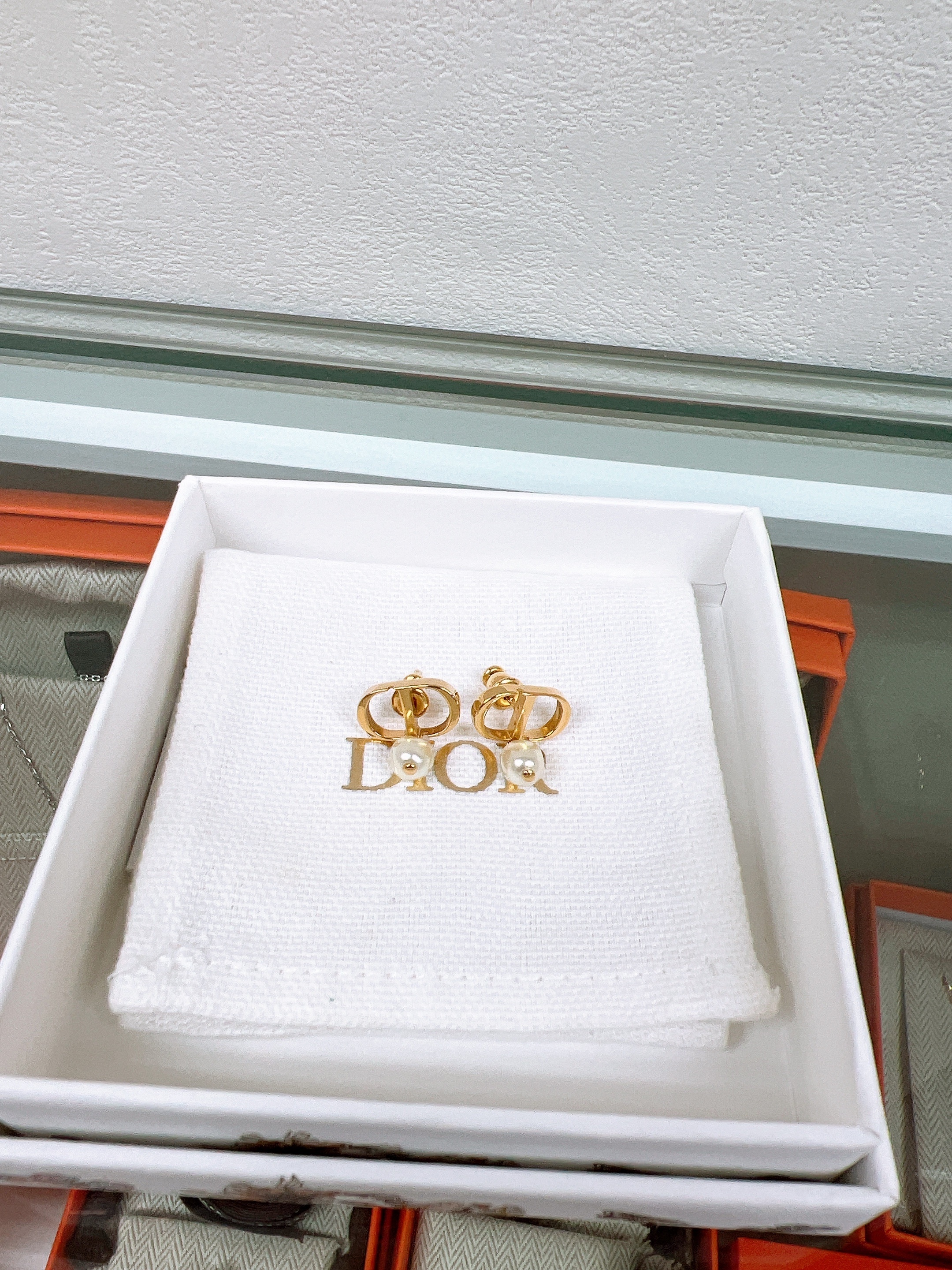 Dior petit CD pearl earrings