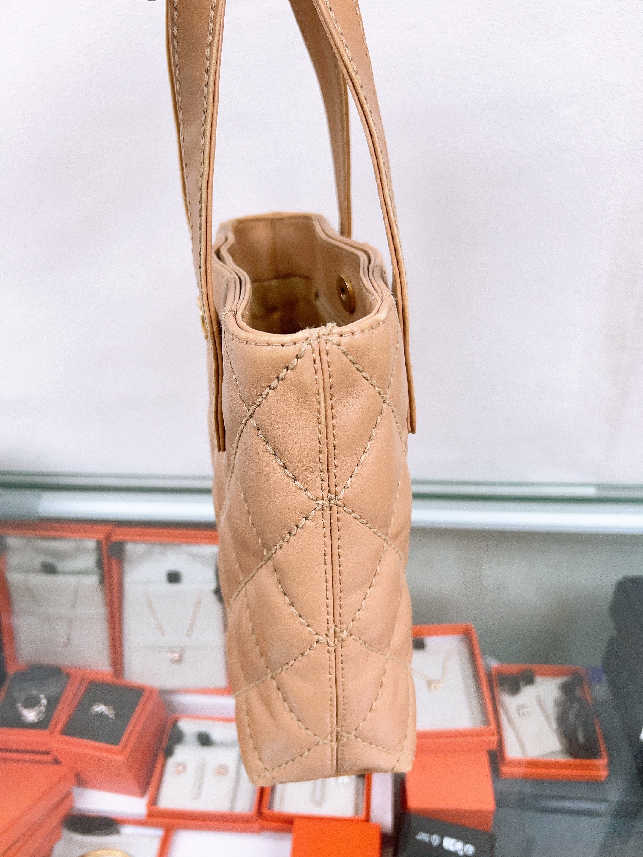 Chanel vivian tote beige