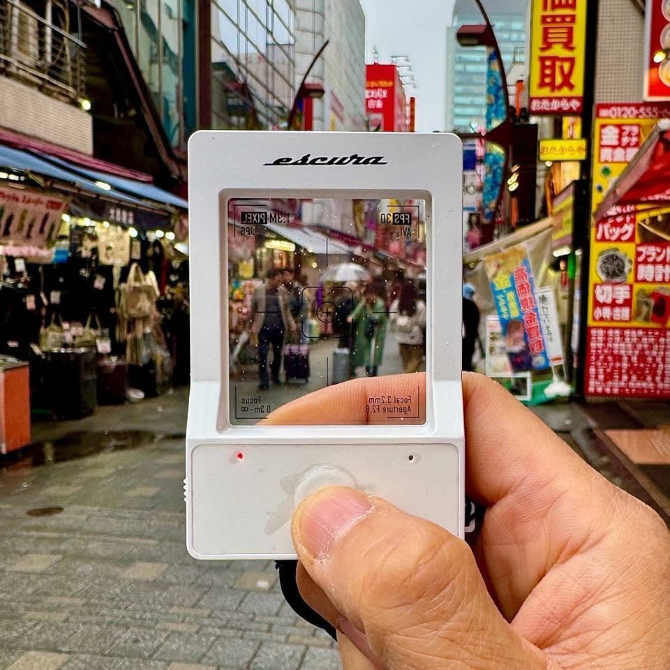 少 量 現 貨丨預 購 產 品丨Escura 人氣 InstantSnap 數碼相機丨最新動漫蠟筆小新 聯名特別版