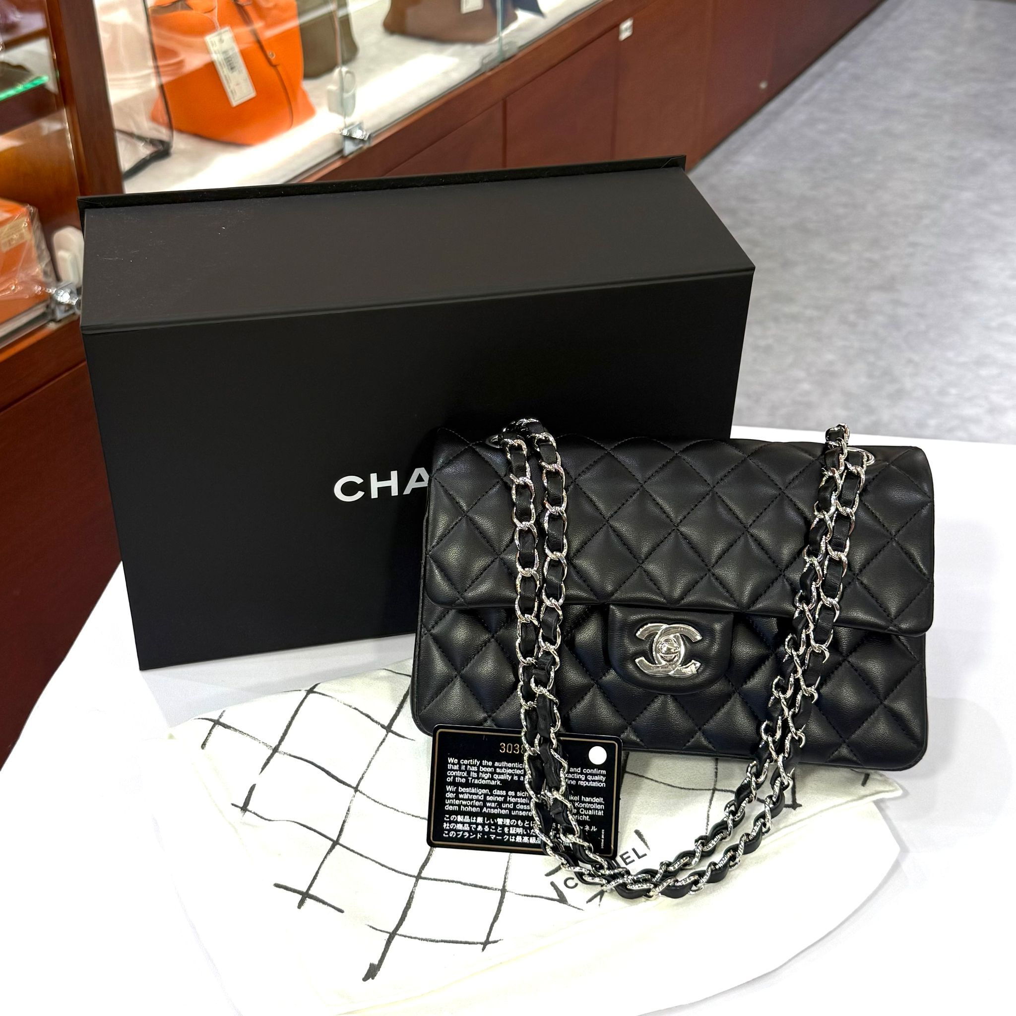 全新CHANEL CF23 A01113 黑色菱格羊皮 /銀扣 Classic Flap Bag, NO.3038XXXX, #BRAND NEW #香榭站正品