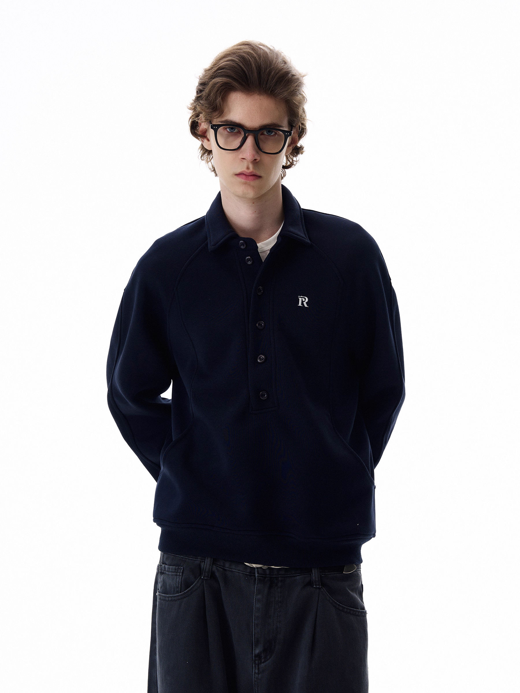 - SIMPLEACTION - 老錢風翻領牌扣長袖上衣