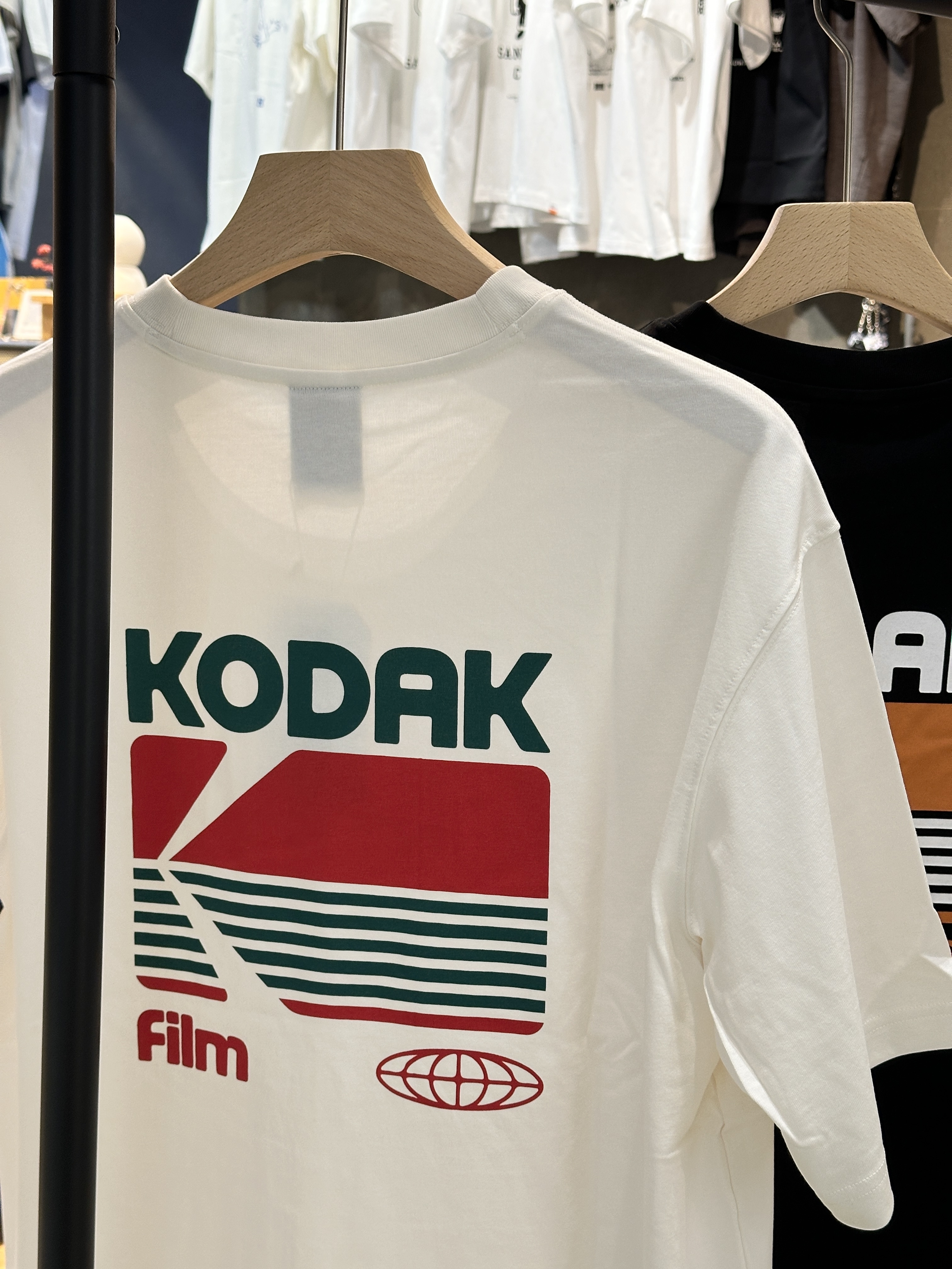 【現貨】Kodak 柯達 胸前美式布標logo 背後大圖 短tee K5223LRS54