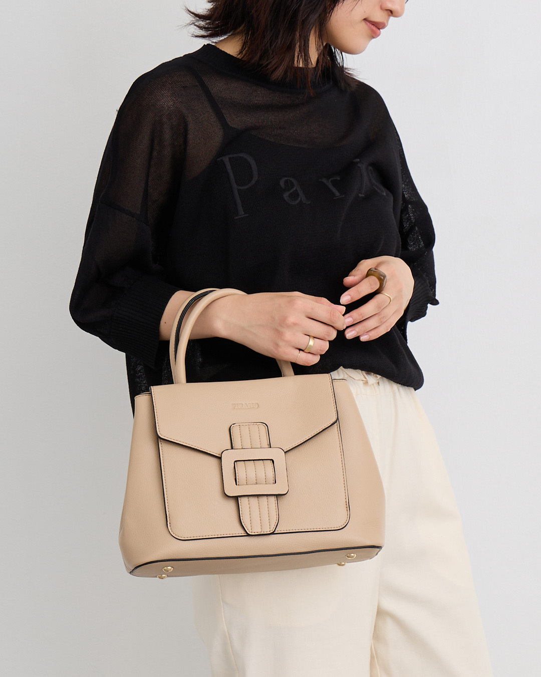 【預訂】 J0803909　Firano 皮帶扣手提包（302617）