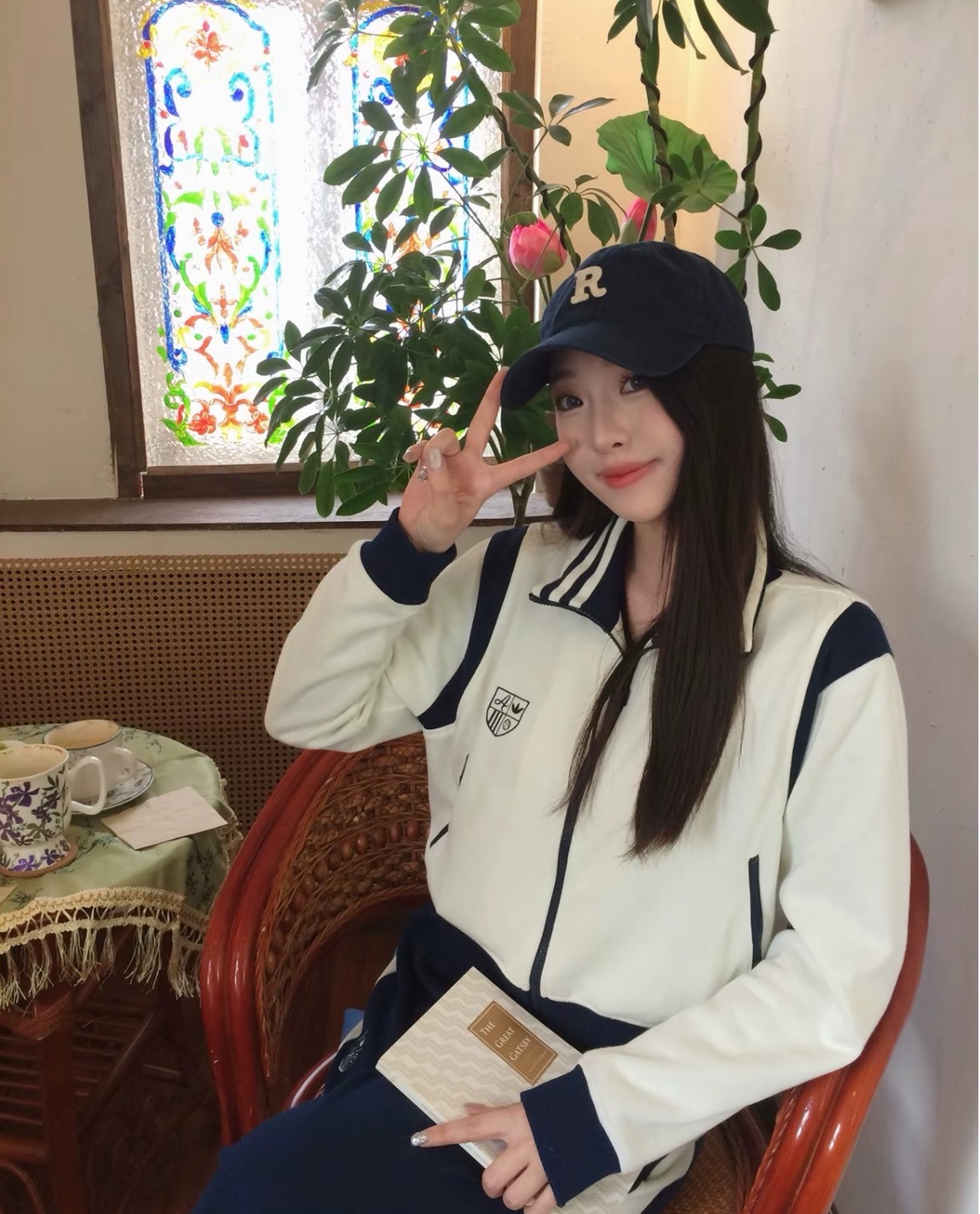 adidas 三葉草 復古撞色運動外套 立領針織長袖 休閒風格 女款 白色漢玉白✨Aug25