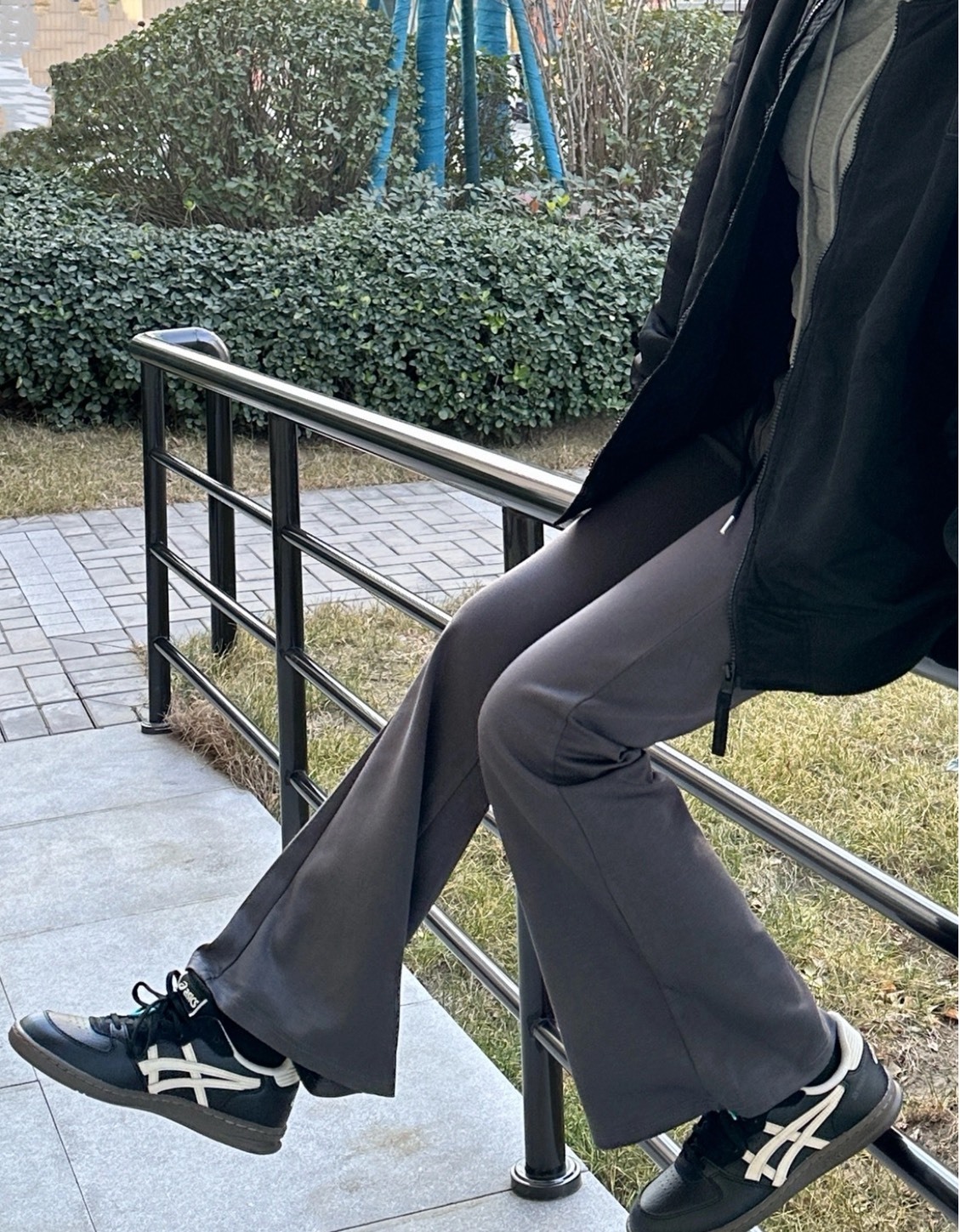 Asics SKYHAND OG 黑色復古板鞋 男女同款 舒適耐磨薄底運動鞋 潮流百搭🏀👟Aug25