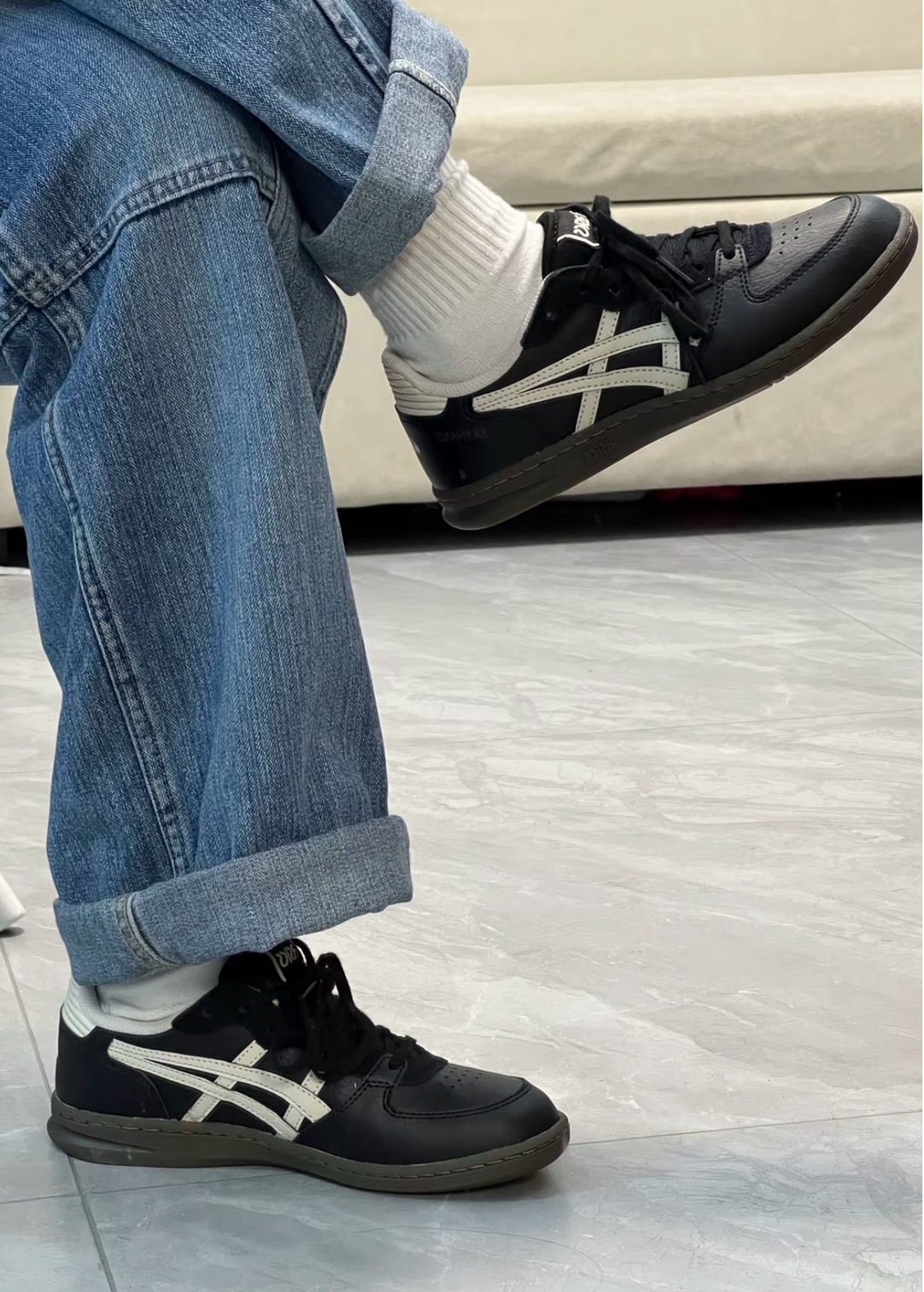 Asics SKYHAND OG 黑色復古板鞋 男女同款 舒適耐磨薄底運動鞋 潮流百搭🏀👟Aug25