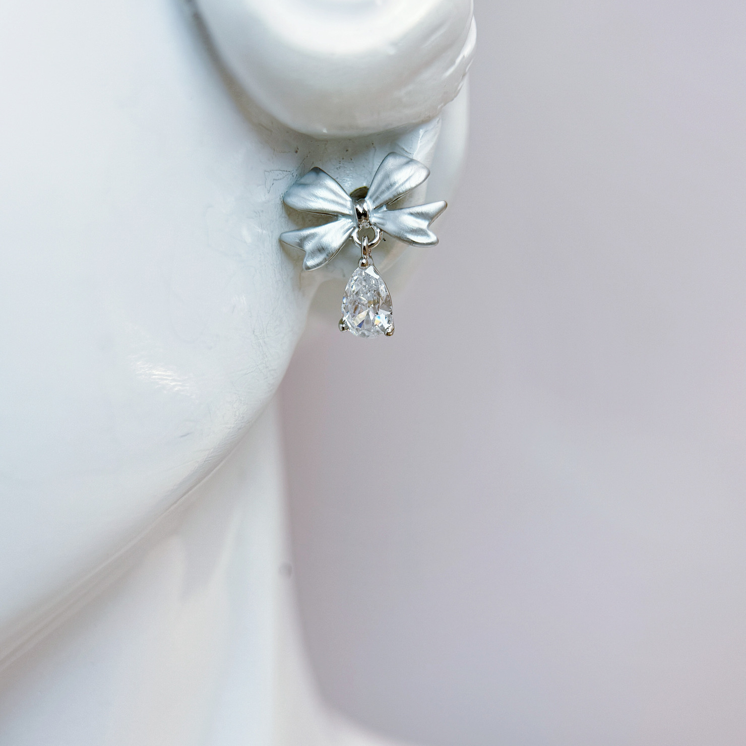 冰霜蝴蝶結耳環