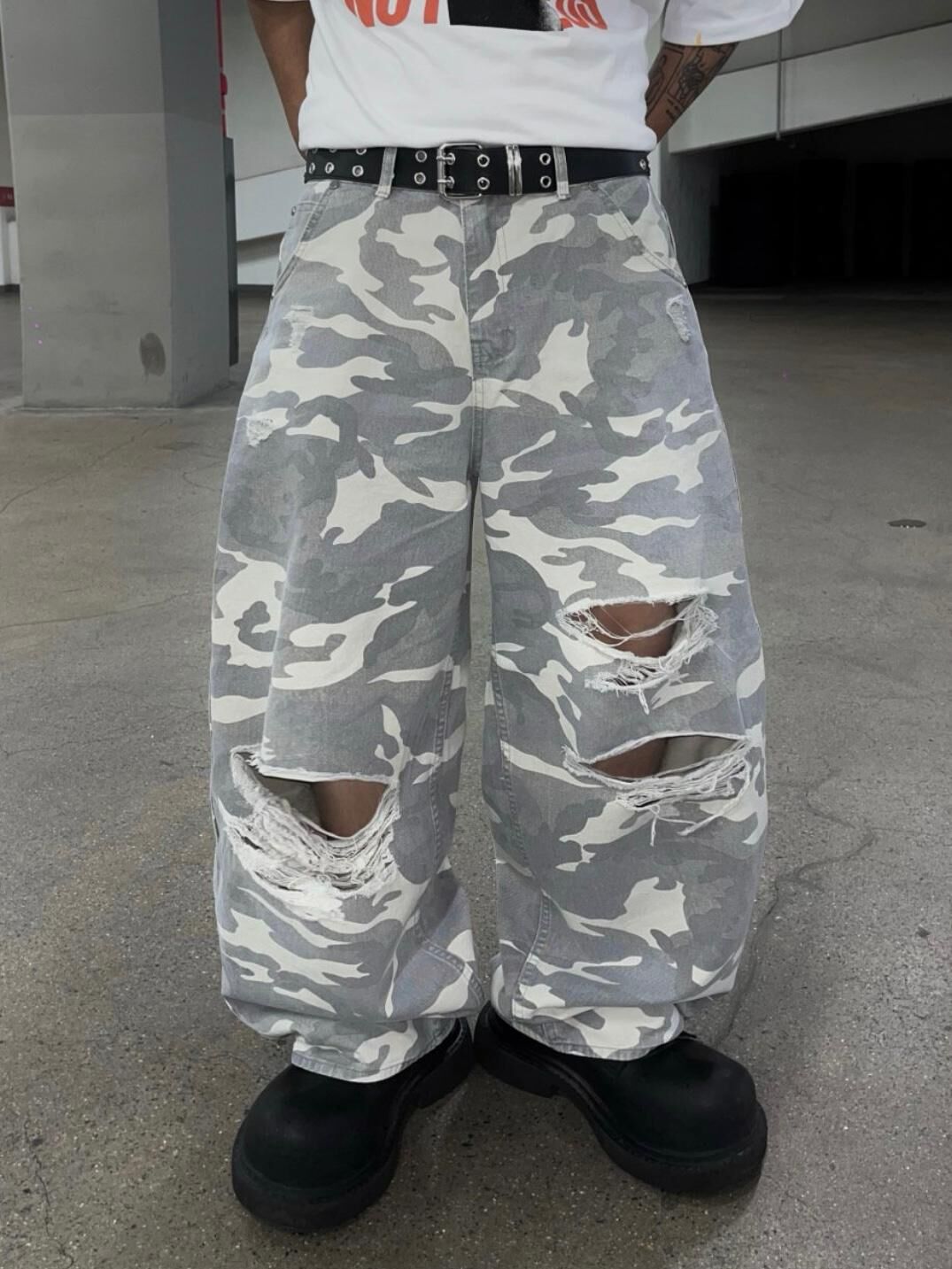 迷彩破洞鬆身褲 WELL DONE-162P