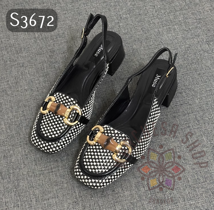 S3672 - 牛皮D扣格紋方頭低踭涼鞋