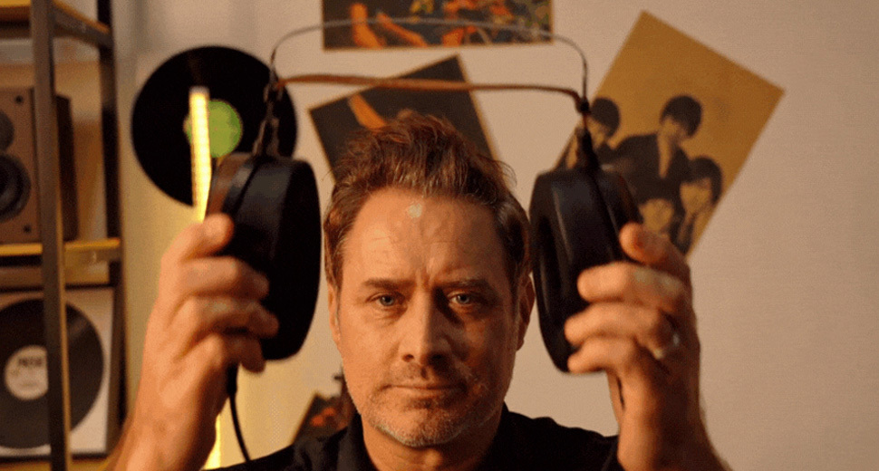 fosi audio i5 親膚透氣耳罩,久戴不悶熱  打孔皮質和帆布拼接設計,柔軟親膚,有效減少悶熱感。