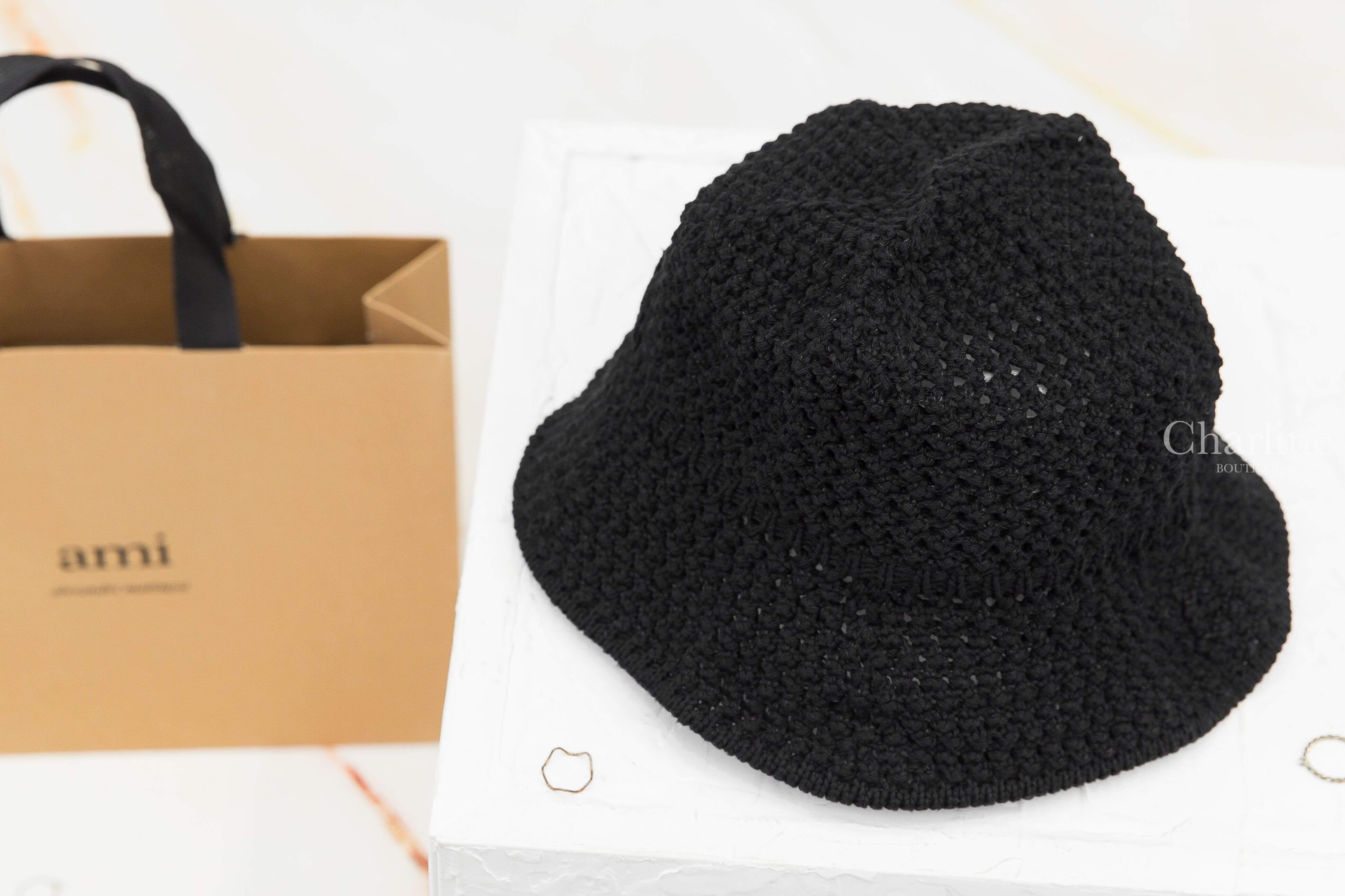 Ami Paris Black Knit Ami Patch Bucket Hat 黑色字母棉質編織鐘形漁夫帽-Charline Boutique 精品代購