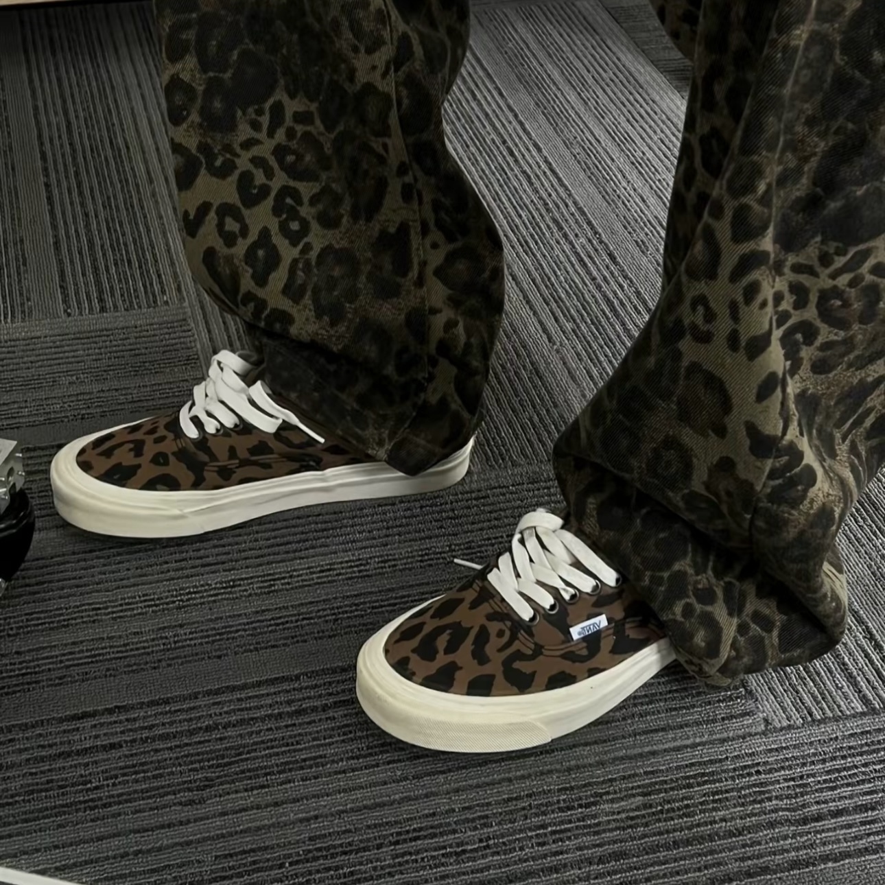 VANS AUTHENTIC 棕豹紋 低筒 板鞋 男女同款 VN0A38ENVL01