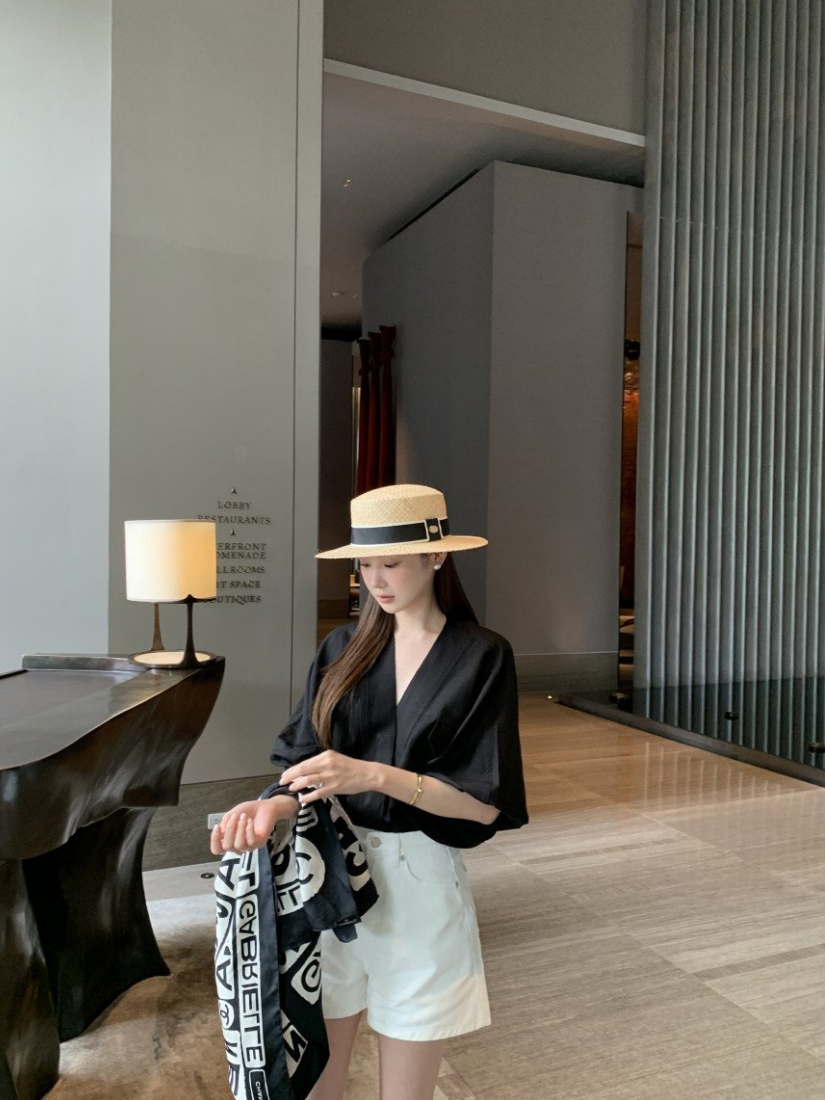 [現貨] Quanna 溫柔大V領束口袖襯衫 [ 2色 / Free ]