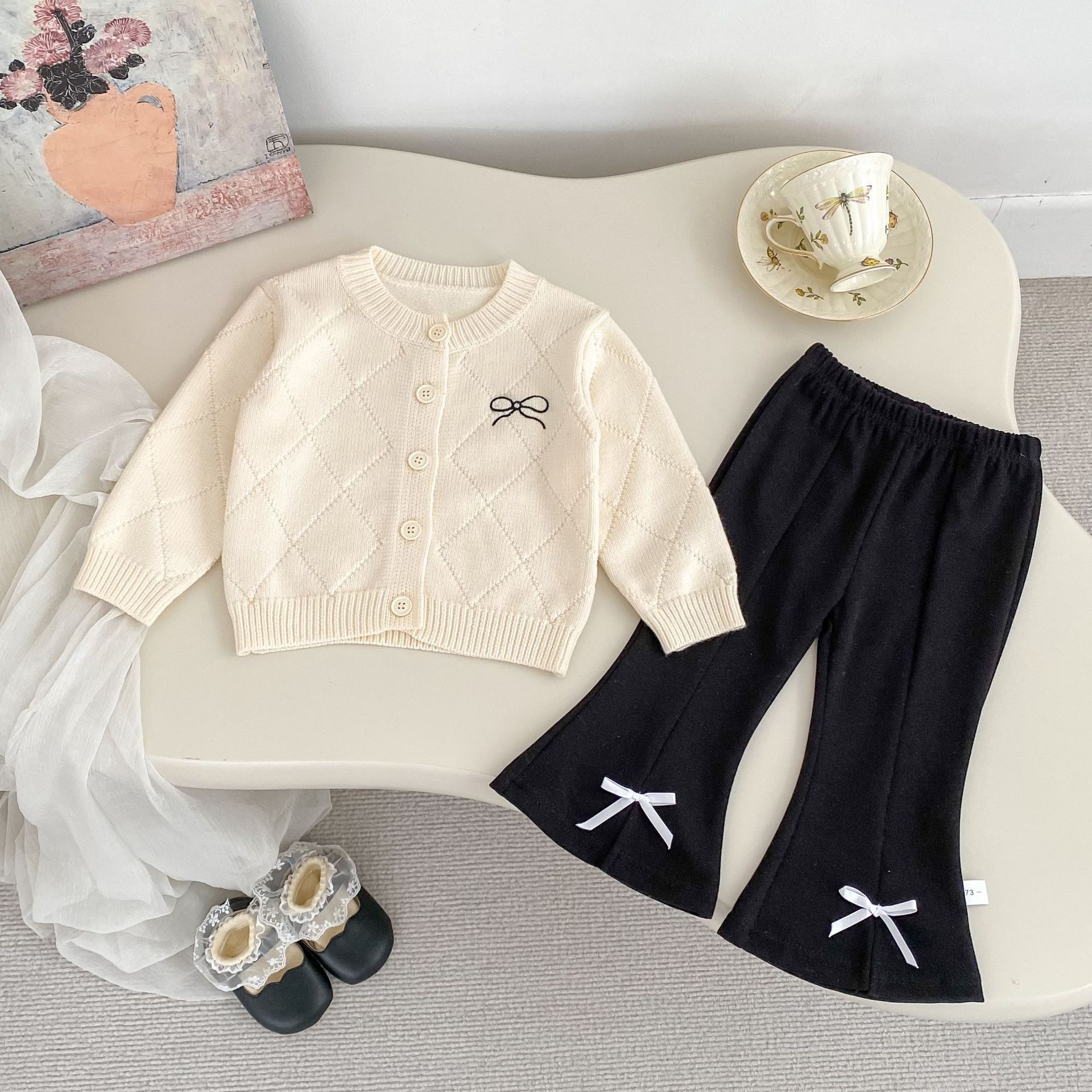 米白菱格紋蝴蝶結外套