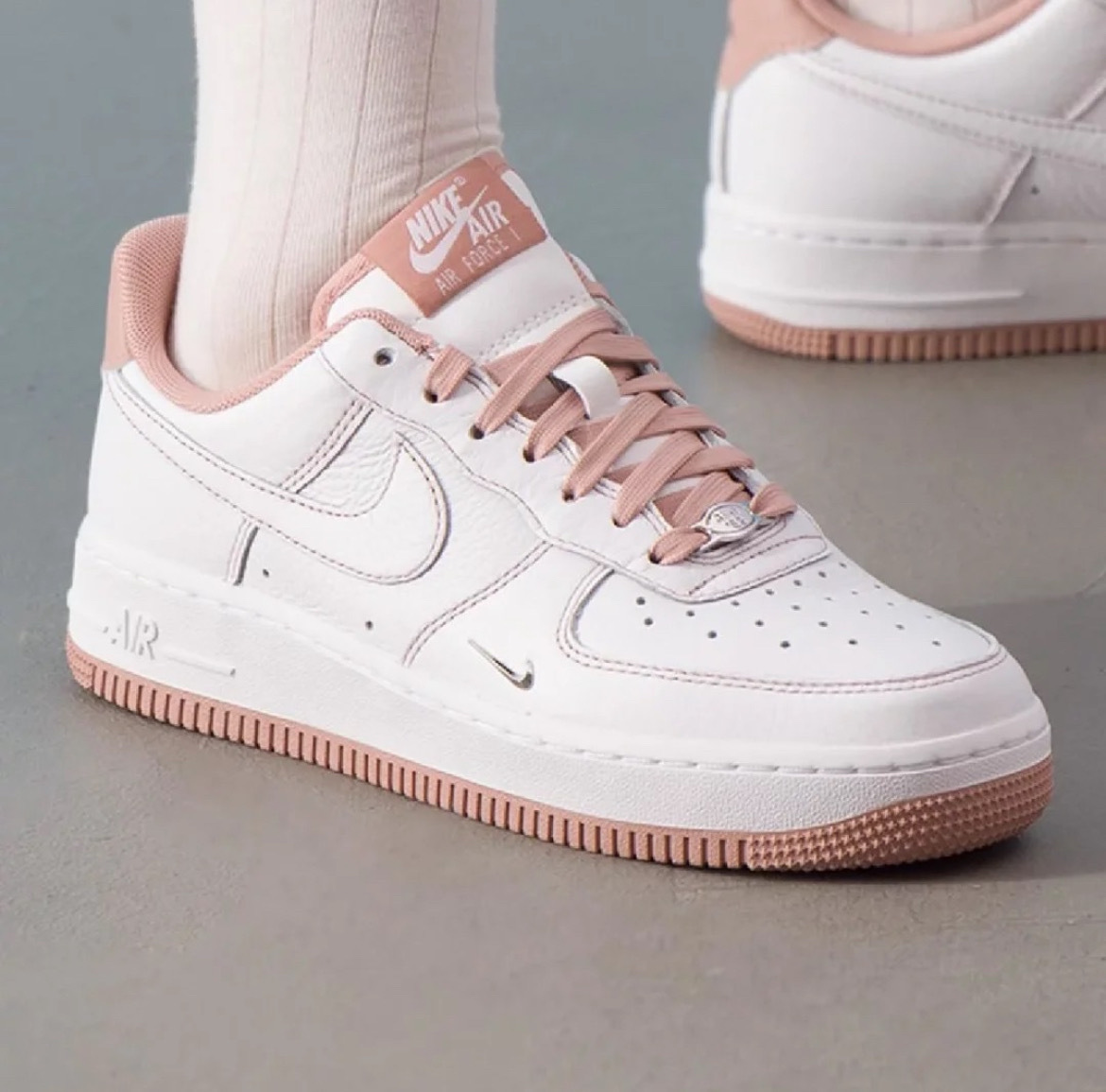 女鞋 NIKE W AIR FORCE 1 '07 MINI JEWEL 白乾燥玫瑰粉 小勾 皮革 AF1 休閒鞋【IB6543-100】