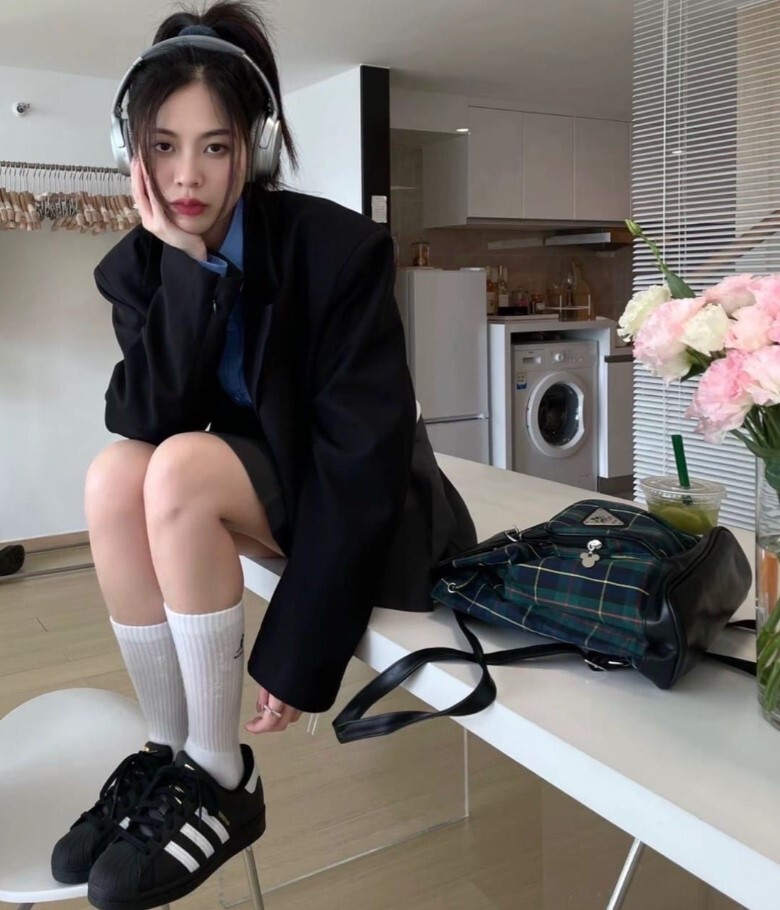 【現貨】ADIDAS SUPER STAR 經典全黑 金標 貝殼鞋 Rose同款EG4959