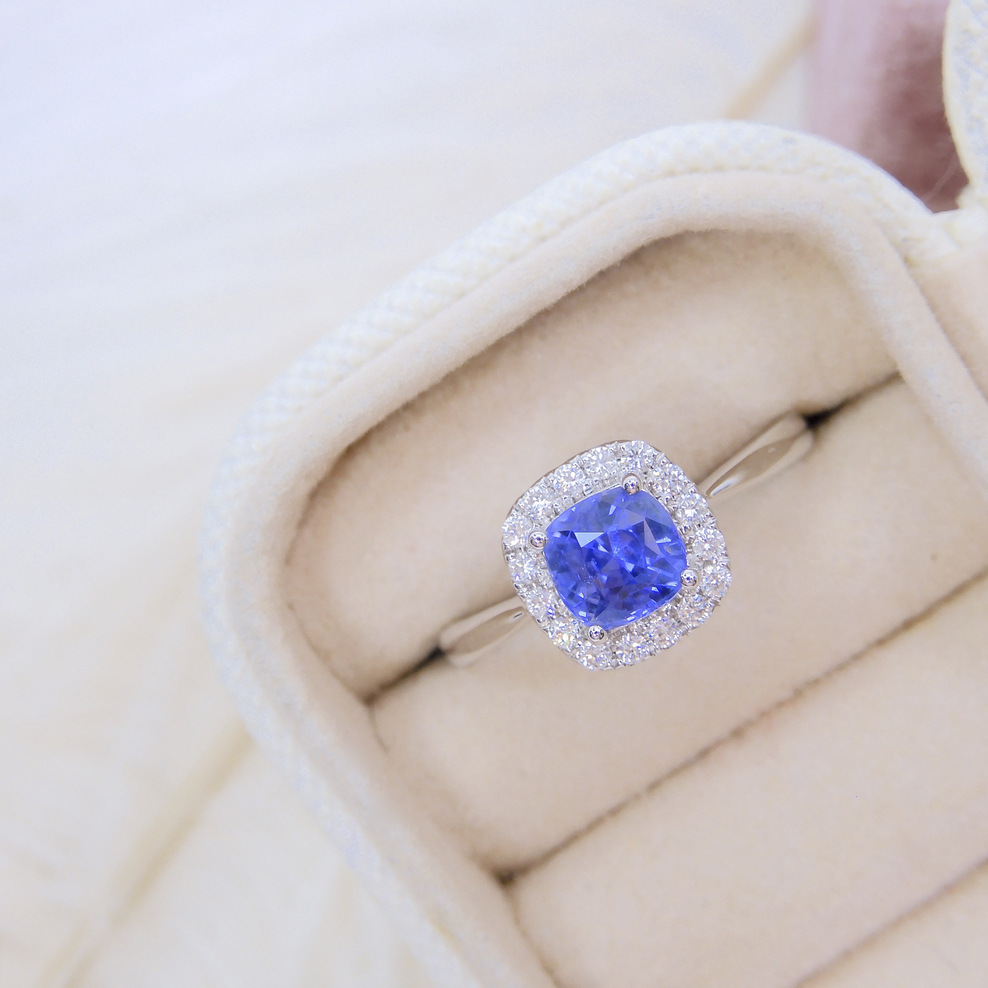 18K金 1.12ct 藍寶石戒指 (配國際證書)