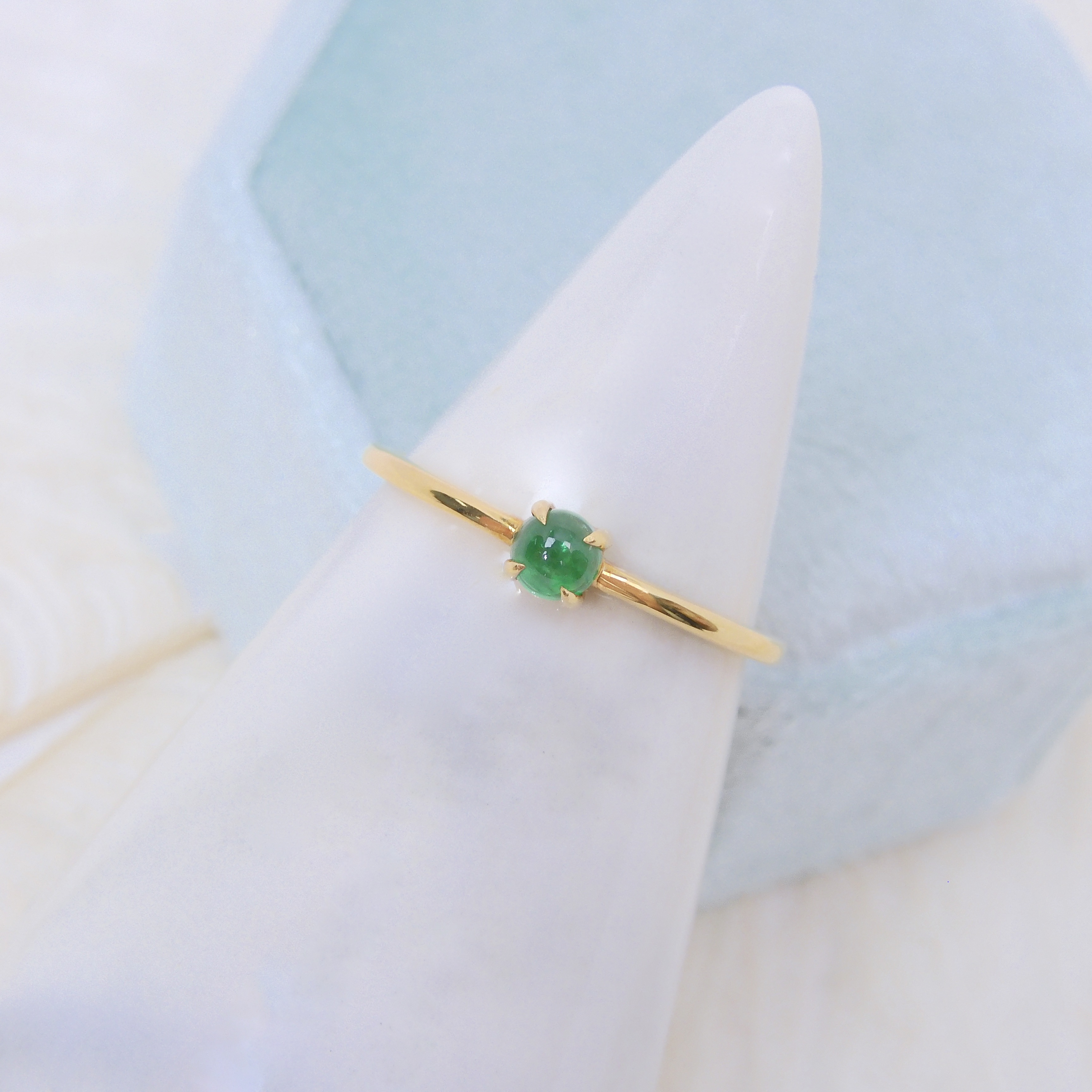 18K Gold 0.18ct Emerald Ring