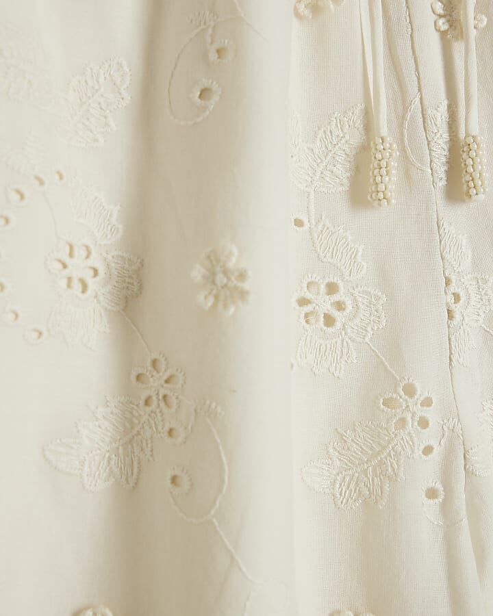 Cream White奶油白色鈎洞刺繡綁帶上衣