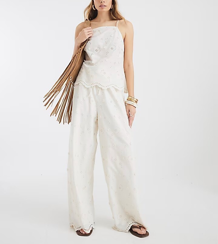 Cream White奶油白色鈎洞刺繡綁帶上衣