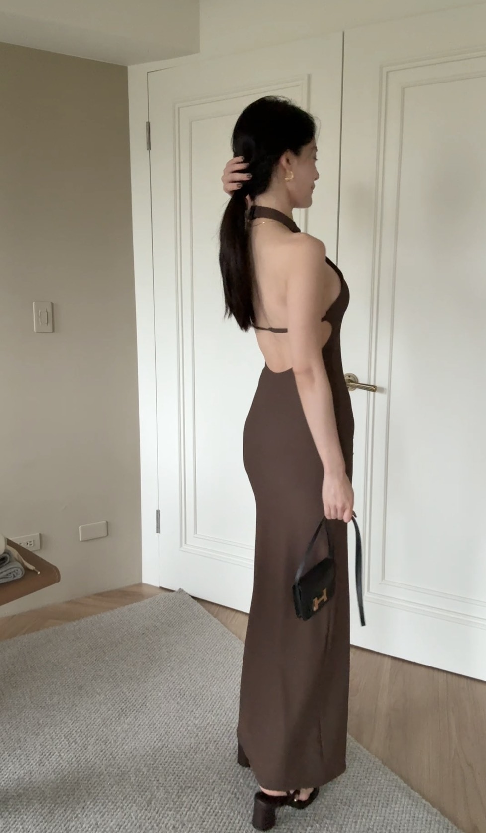 氣質削肩繞頸連身裙 (含胸墊)