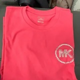 [S] MICHAEL KORS ROSE PINK EMBELLISHED LOGO ORGANIC COTTON T-SHIRT, JT451G497J-ROSE PINK (SMK1261)