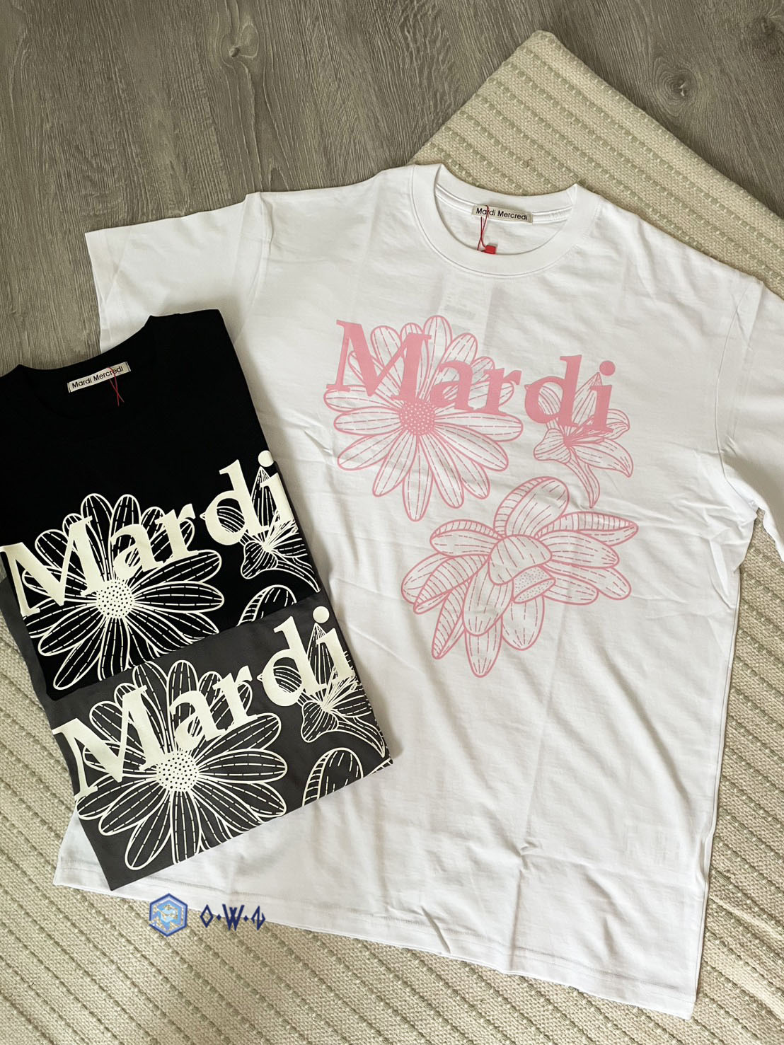 【OWN】Mardi Mercredi 短袖上衣 雛菊 花花 新款 oversize 加大尺寸 特別尺寸 韓國網路限定 單一尺寸 炭灰 黑色 白色