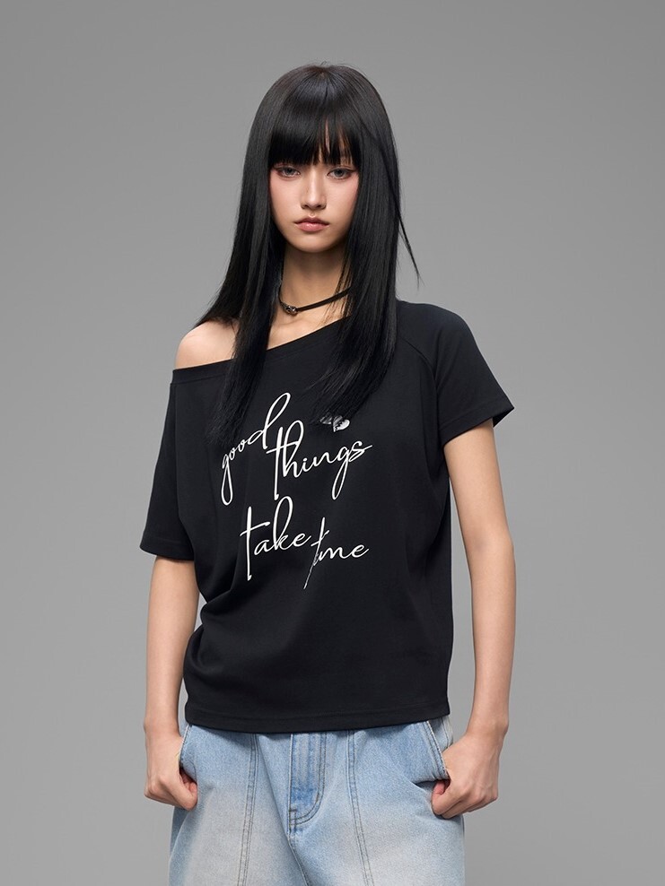 AFGK 草寫字體 斜肩寬鬆 短袖T A FEW GOOD KIDS