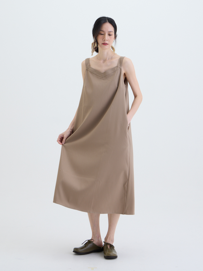 京町靜影寬肩帶洋裝-薄茶