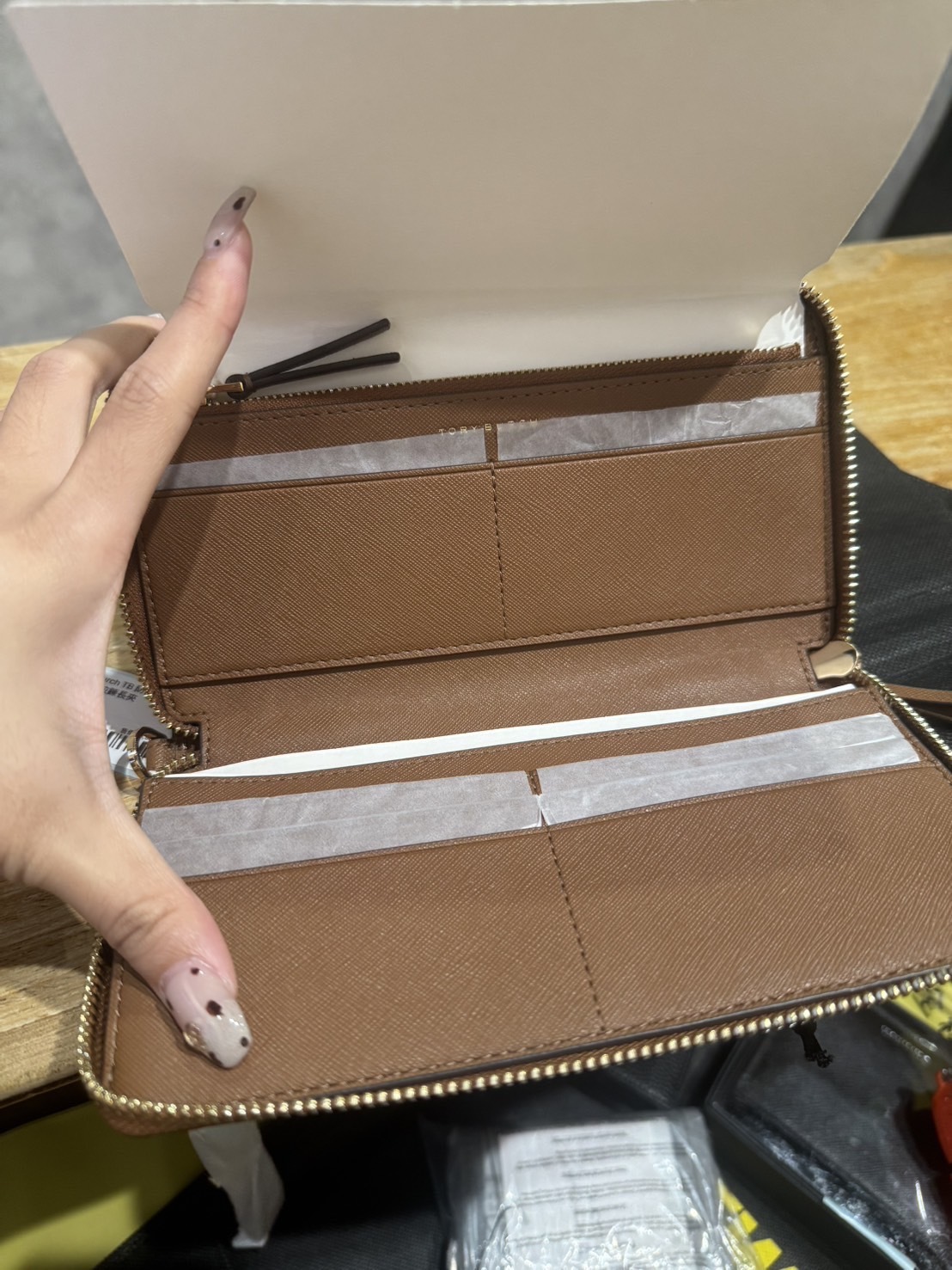 Tory Burch TB 防刮皮革 全開式 拉鍊長夾