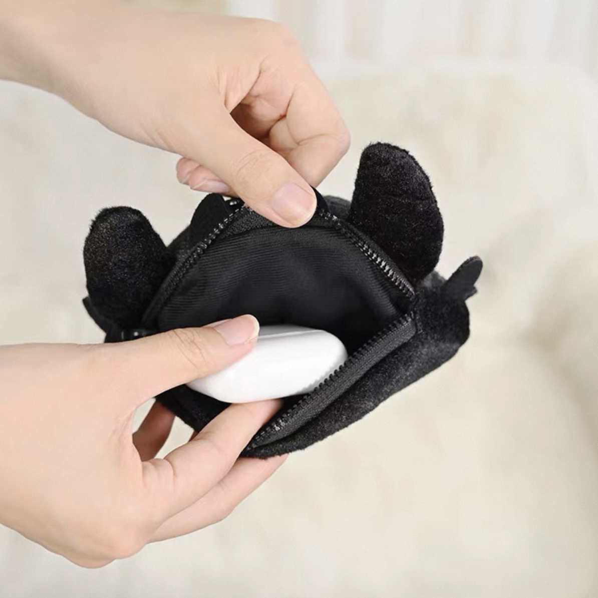 馴龍高手 沒牙 耳機包 零錢包 環球影城 可愛毛絨 吊飾