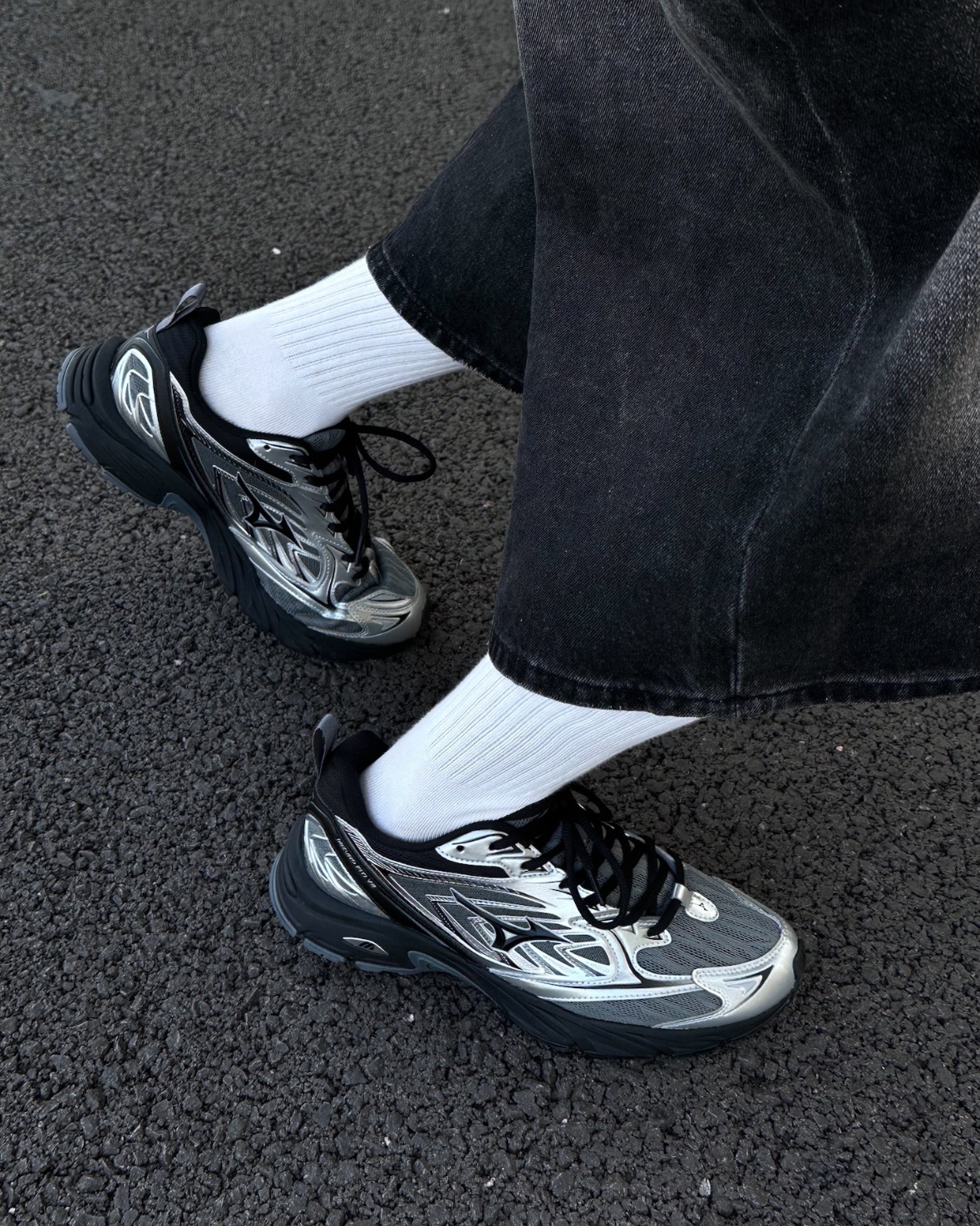 Mizuno Fiyi V2 美津濃 復古 金屬 銀黑