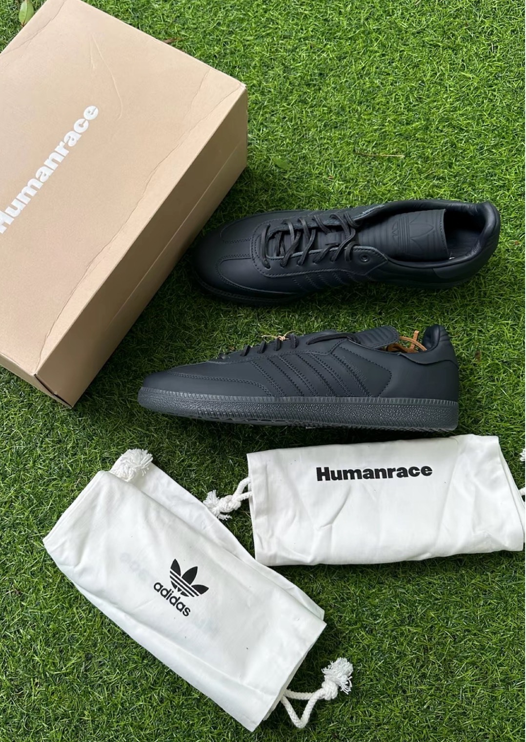 Pharrell 聯名 adidas Humanrace 炭黑休閒板鞋 男女同款 潮流耐磨低幫鞋 Aug25