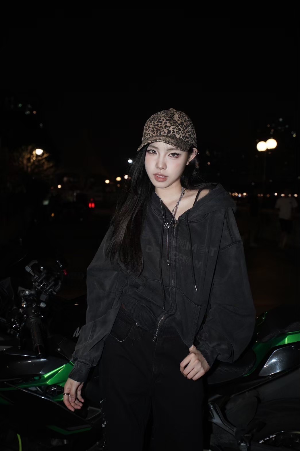 (GOAL) DCM 女生短版水洗 刷破 字母  連帽外套 dcm 081