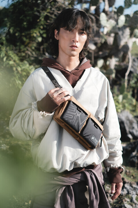 SKINARMA Crossbody Jager 防水防撕裂尼龍斜背包