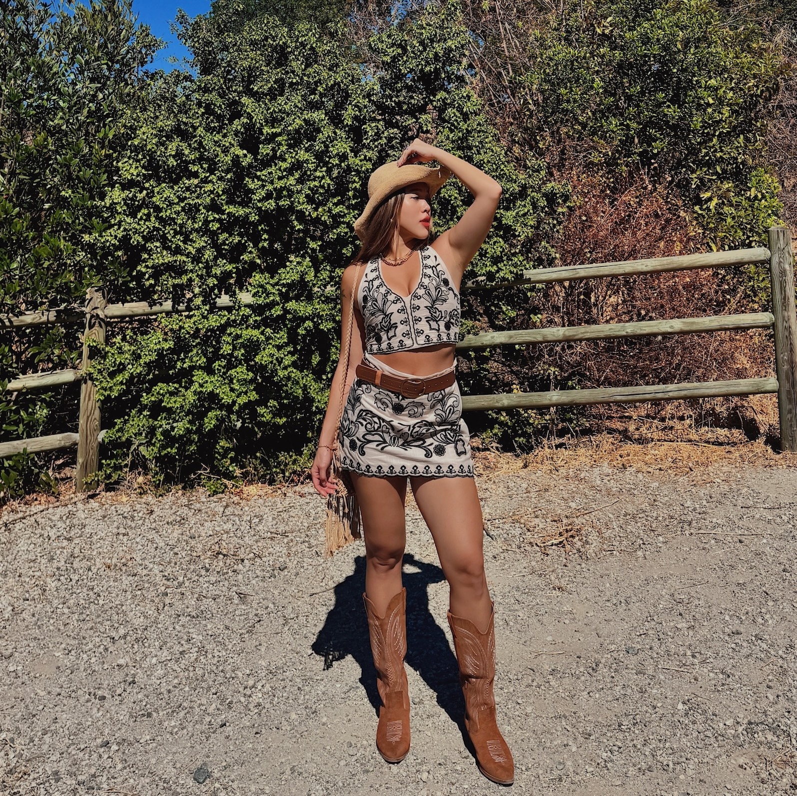 美式棉麻刺繡圖騰背心+Ａ字裙