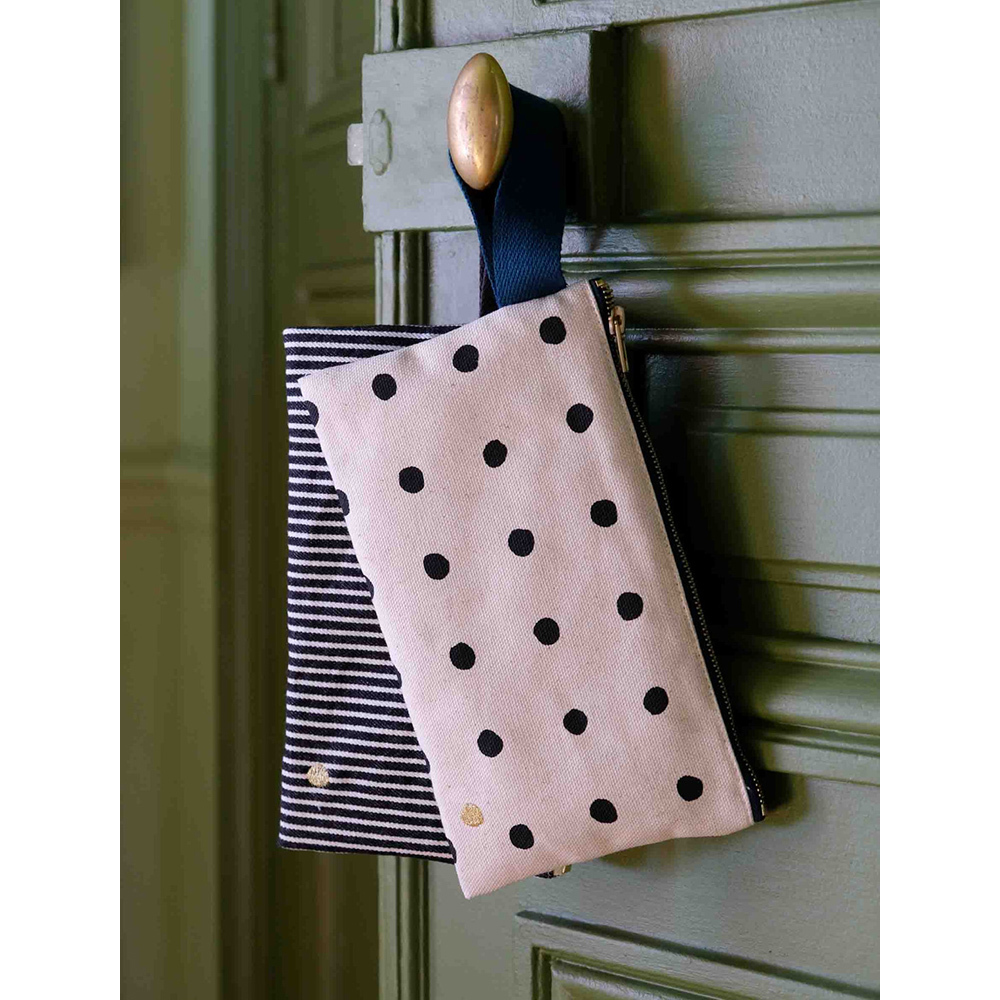 法國La cerise sur le gâteau 有機棉防水手拿袋-黑點點