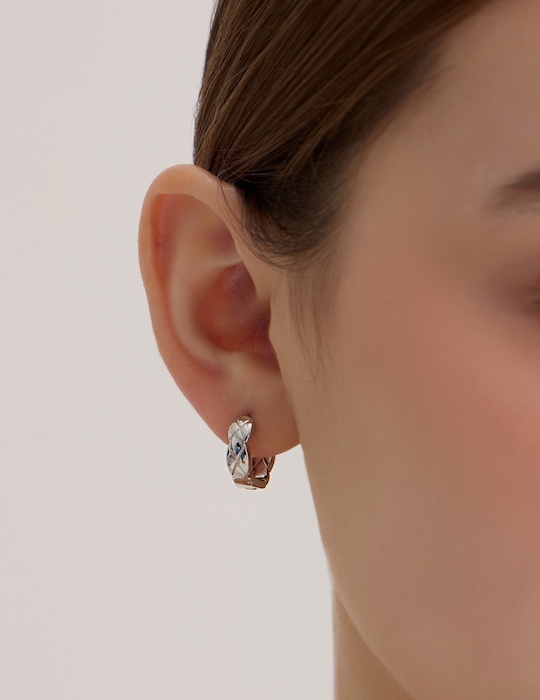 經典菱格 。針式耳環(銀)