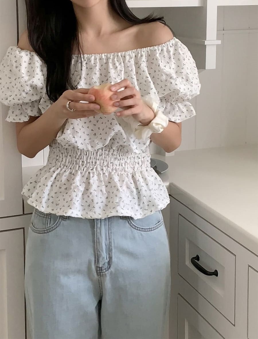 韓國Cherrykoko授權 夏日香緹花園泡泡荷葉袖收腰上衣