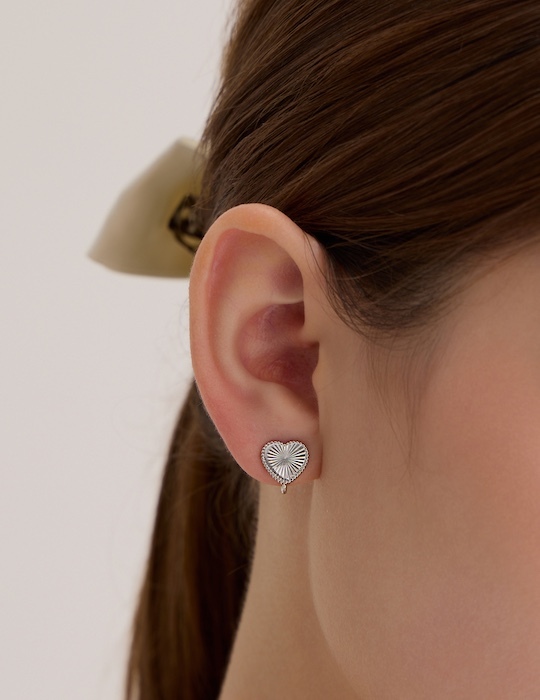 光束愛心。夾式耳環