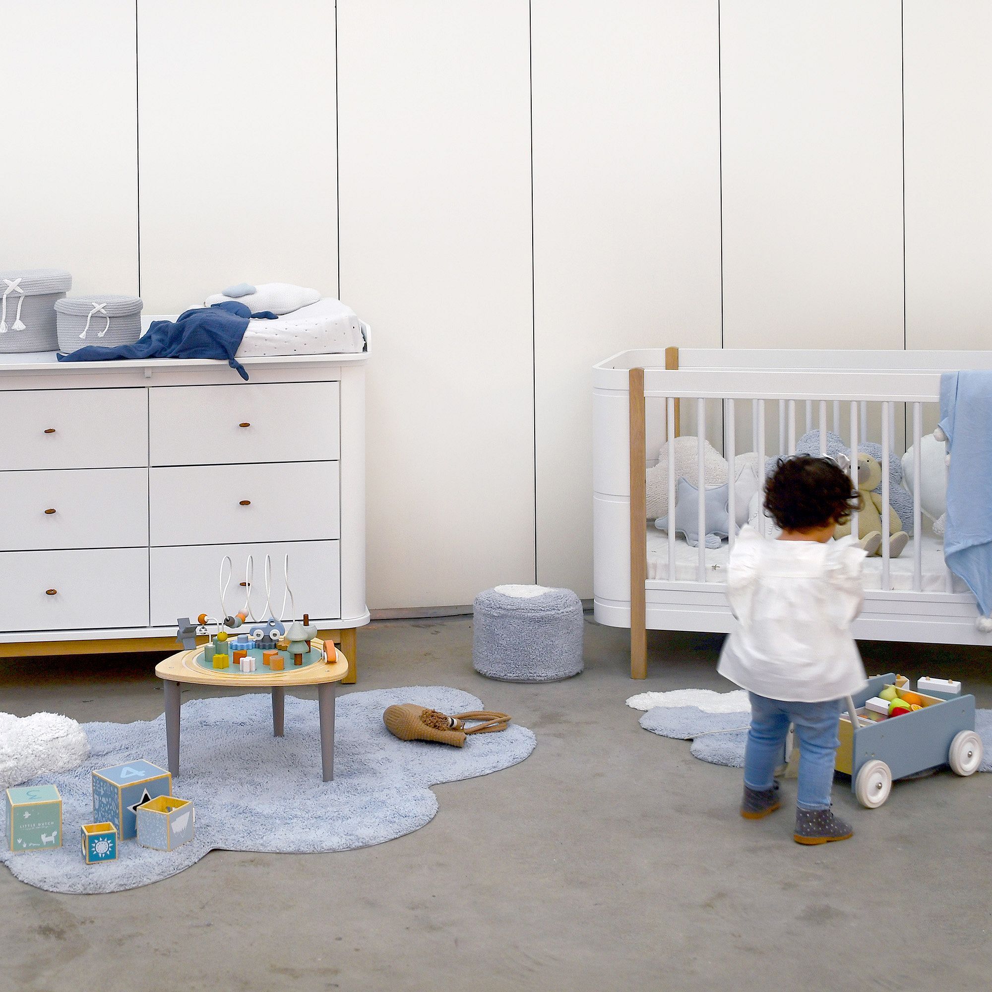 Lorena Canals-小雲朵迷你地毯，堅持給孩子品質最好的織品陪伴。天然纖維材質，迷你雲朵剪影