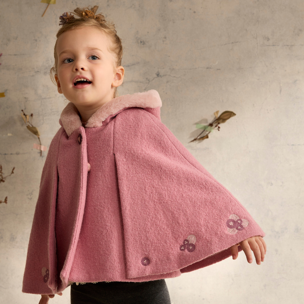 PIPPY 俏麗小花刺繡羊毛連帽斗篷 粉