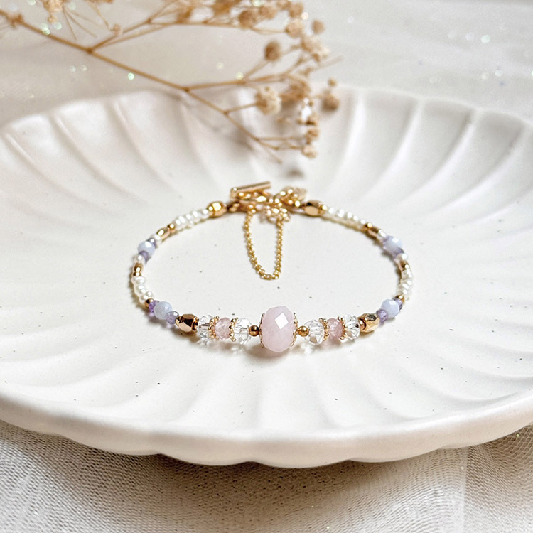 生日花 • 捌月貳陸 • 孤挺花 – 粉晶 – 手鍊
