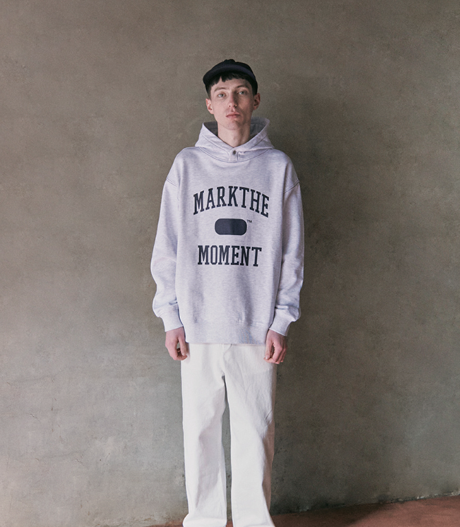 【直播】KM080532 Markm MOMENT SLOGAN 連帽衛衣 (MIIBA8601)