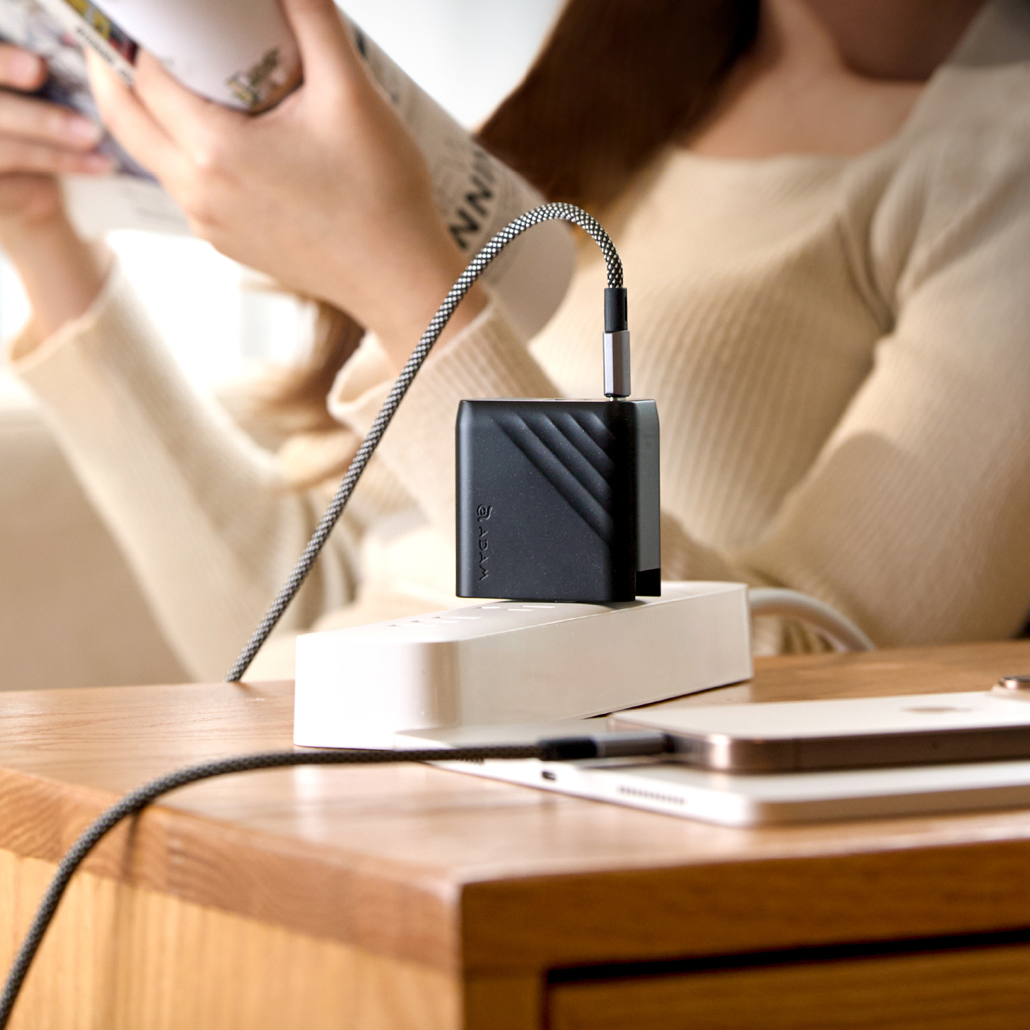 P67 GaN 67W 3-Port Fast Charging Wall Charger