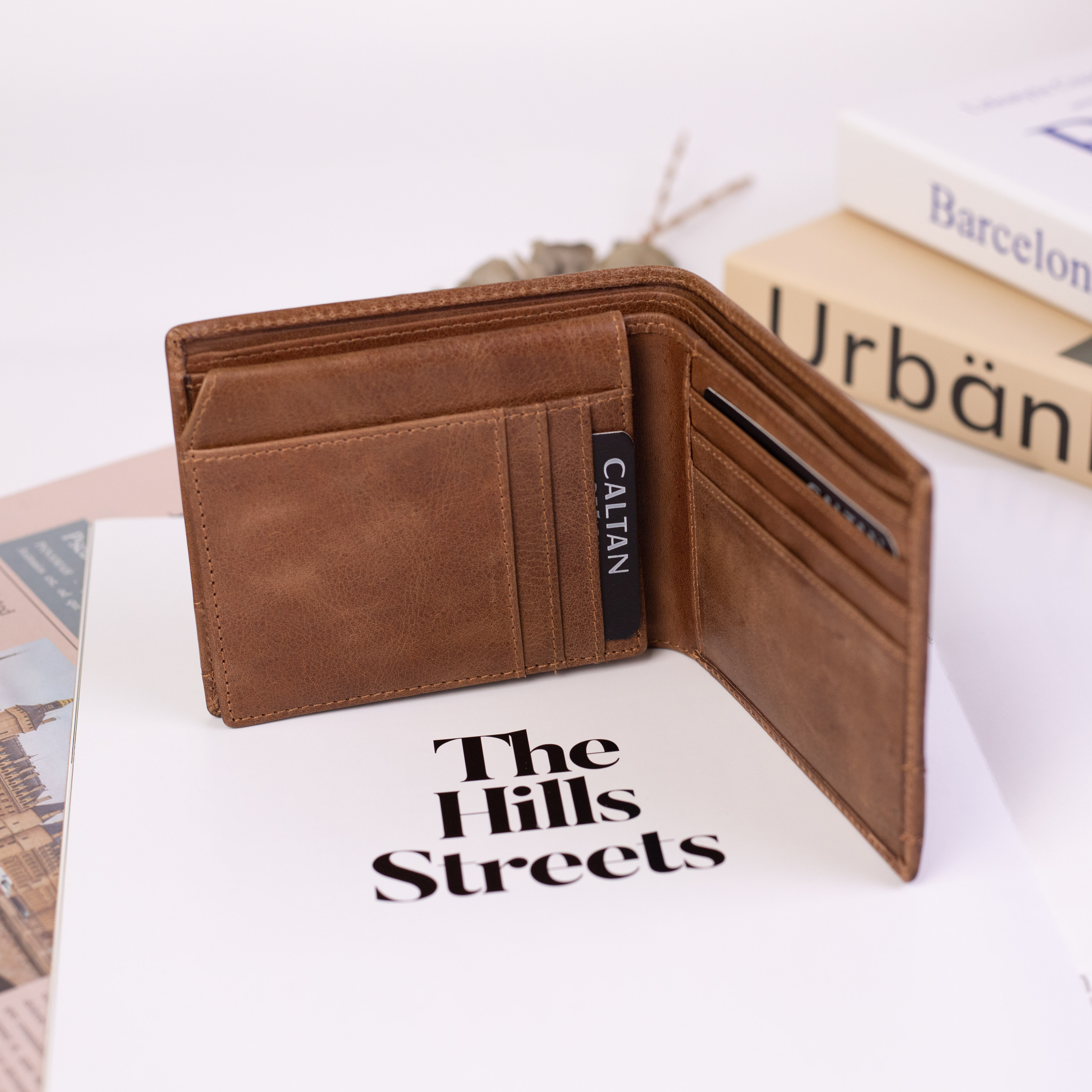 『新品上市』老爺有喜 男用皮革壓飾真皮簡約短夾(071695lt)