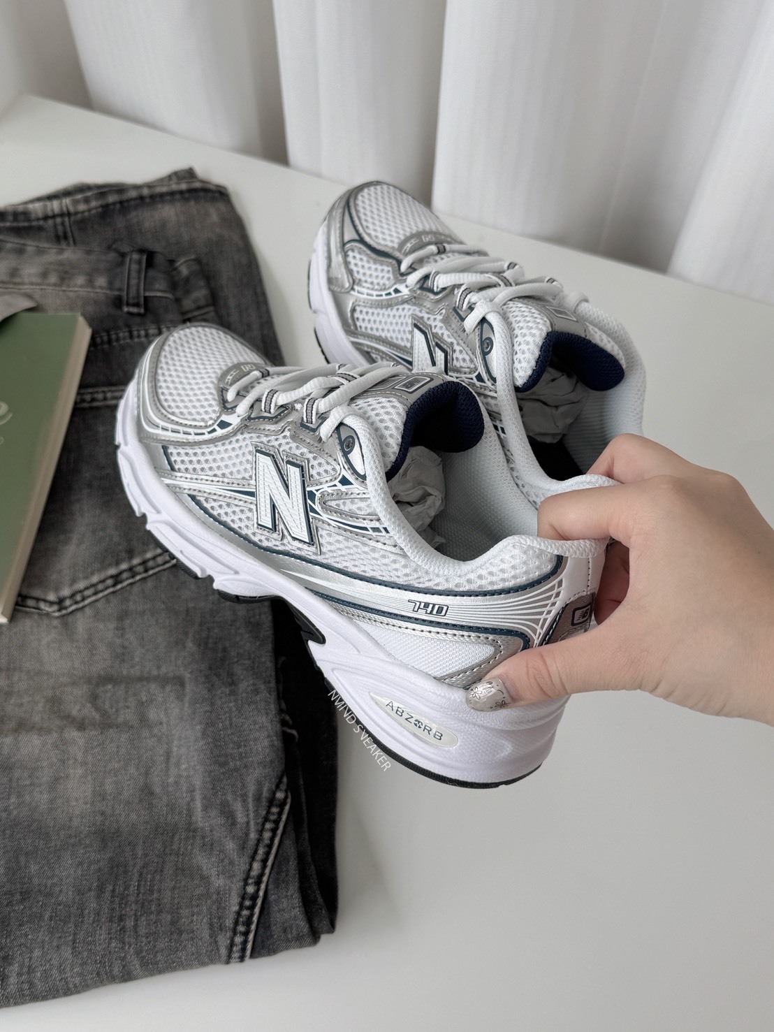 <快速出貨> NEW BALANCE 740 柔霧白銀