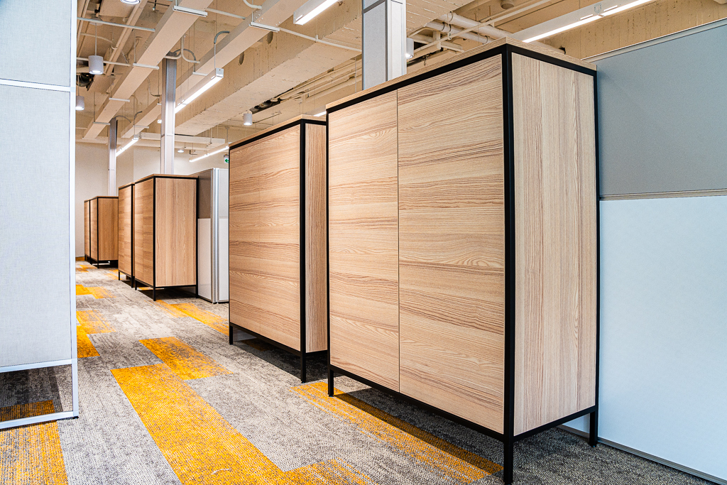 開門式辦公櫃收納空間