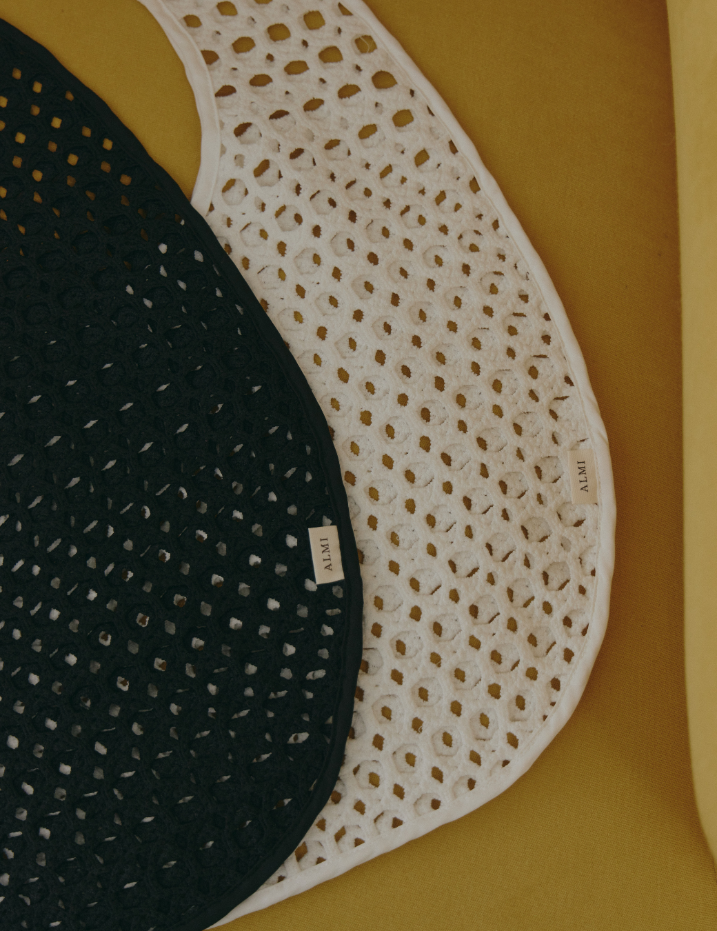 簍空肩背洞洞袋（2色）