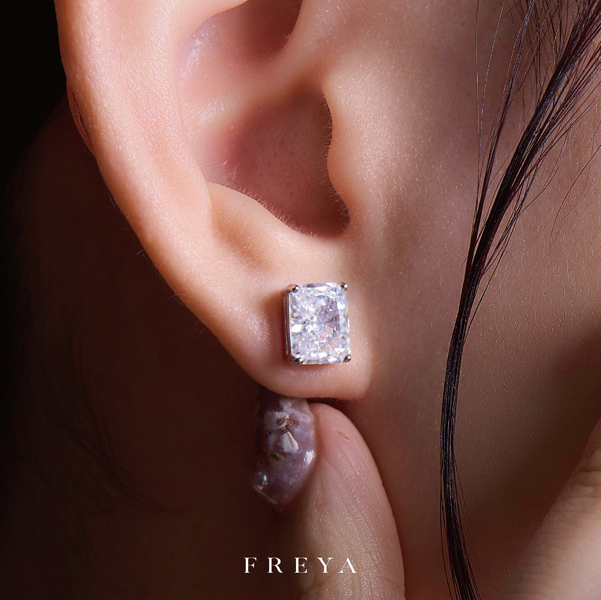 FREYA 星空切單鑽耳釘